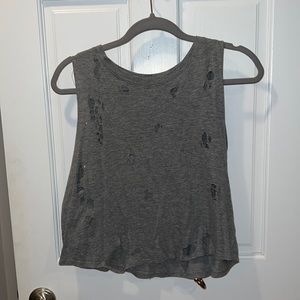 Distressed F21 gray tank. In great condition!
